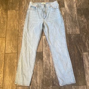 Abercrombie 90’s Slim Straight Jeans